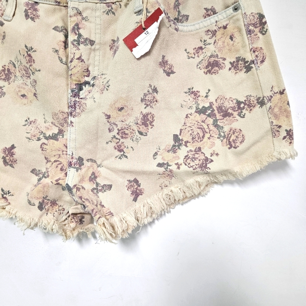 Mossimo Supply Denim Shorts Women's Size 12/31 - Picture 7 of 16